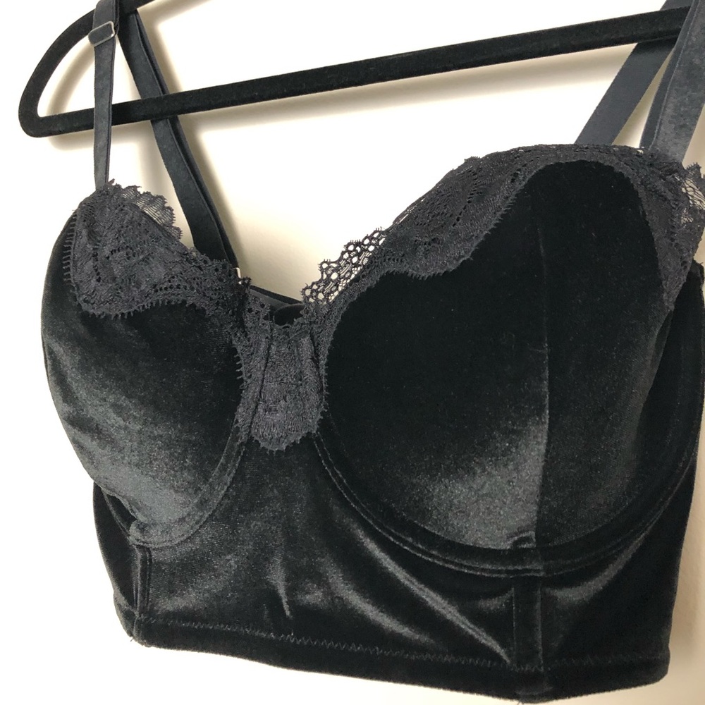 Victoria’s Secret Black Velvet Bustier 34DD